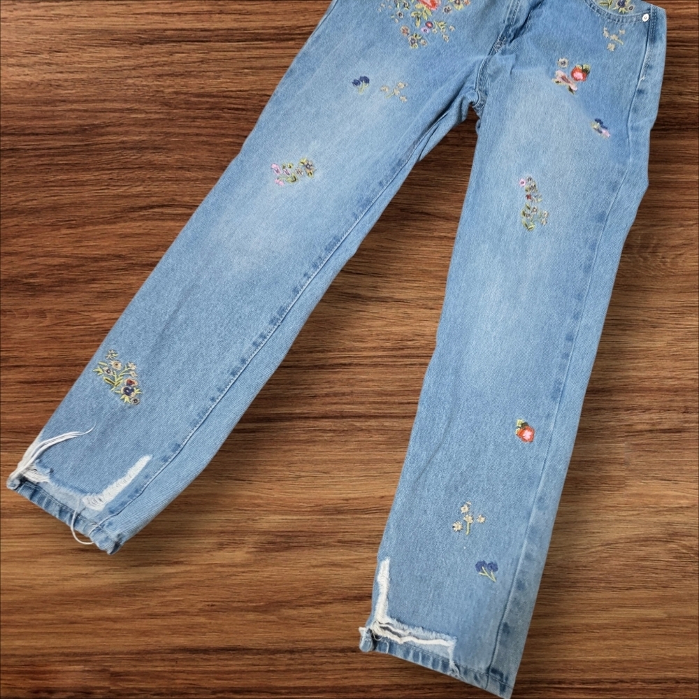 Ban Jara Embroidered Floral Light Blue Denim Jeans - Picture 3 of 8